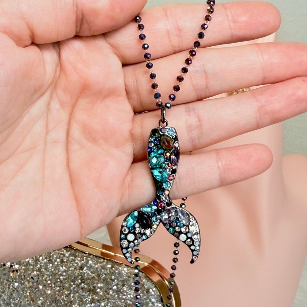 💎 Elegant Mermaid Tail Pendant Necklace - Picture 7 of 7